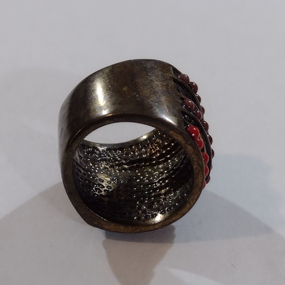 Elegant Red Beaded Ring - Picture 3 of 10